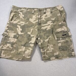 Wrangler Authentics Cargo Shorts Mens 46 Camo Ripstop Cotton Outdoor Hunt